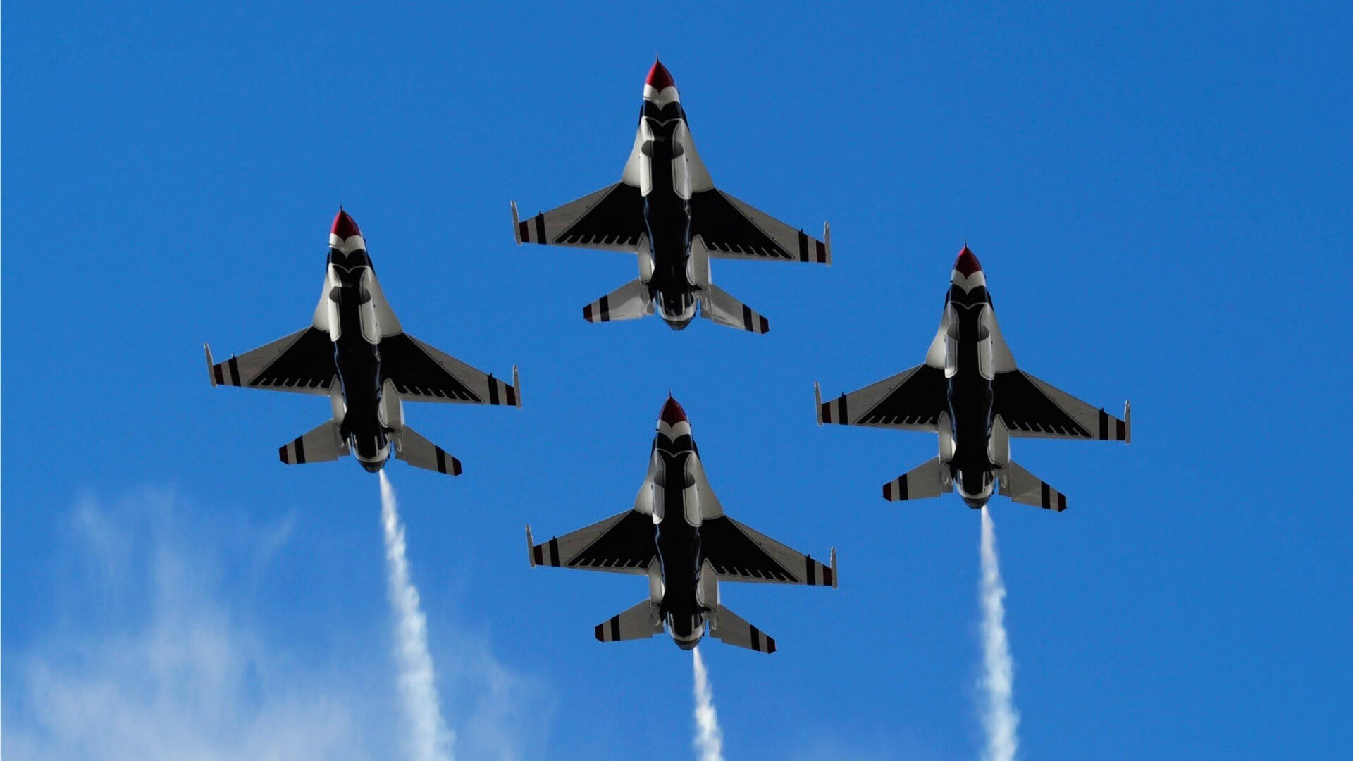 kaiyun官方入口登录-德甲争夺激烈，精彩反击和战术调整不断出现，德甲打法