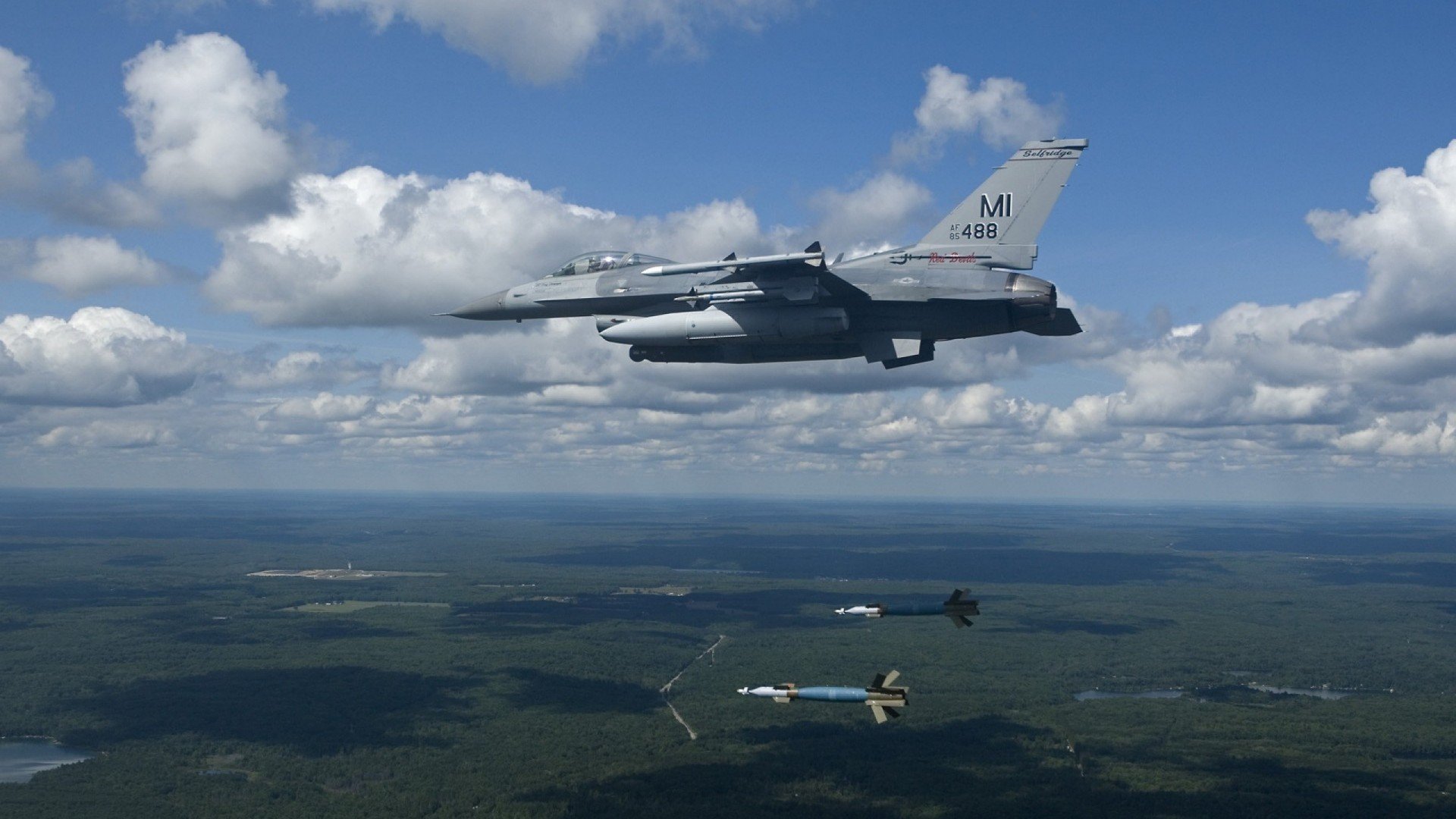 体育新闻中心联合平台推动体育直播弹幕互动规范化,体育直播信息