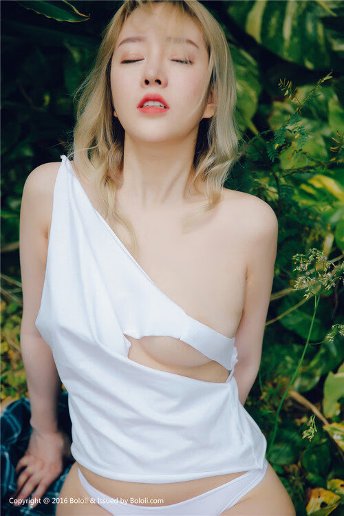 回顾过往经典比赛揭示战术演进过程与队伍成长轨迹，比赛战略战术